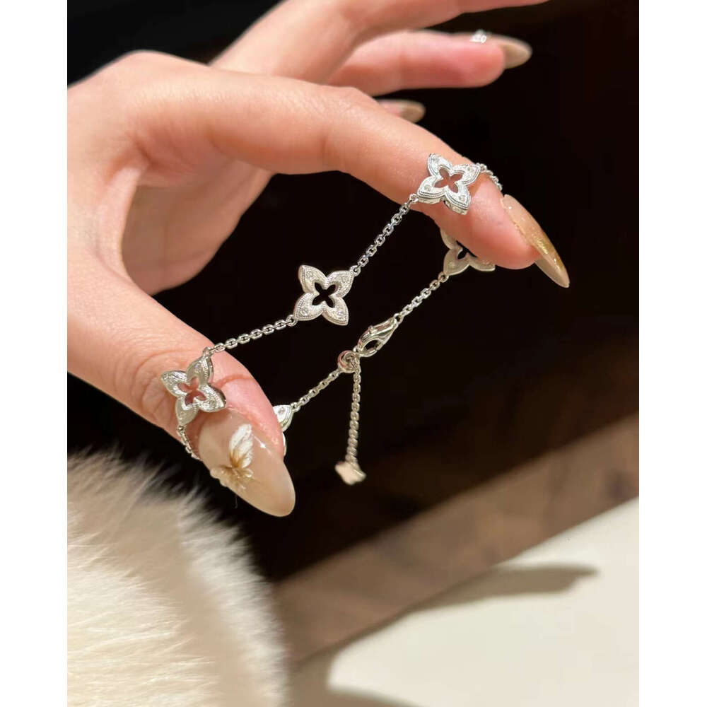 New Hollow Clover Bracelet for Women Rhinestones Vintage French Style Plated Four-Leaf Flower Jewelry with Tassels Hot Sale