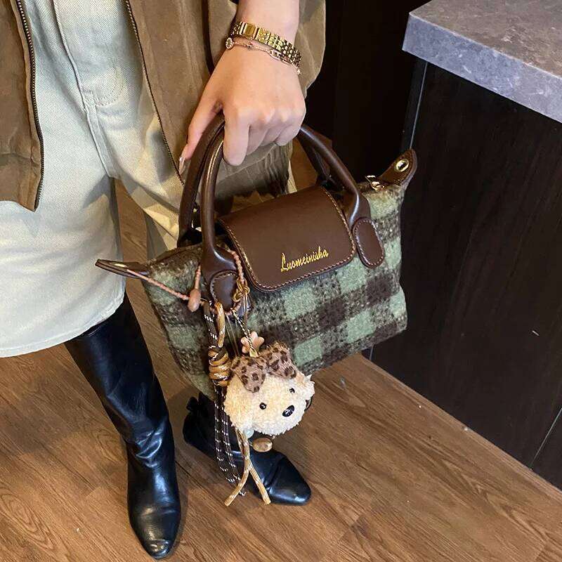 Retro Plaid Handheld Dumpling Women New Cute Casual Versatile Autumn and Winter Woolen Single Shoulder Messenger Bag XJ260109