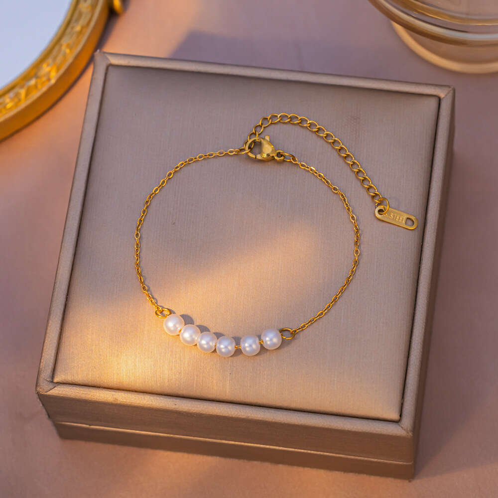 New Fashion Commuter Titanium Steel Bracelet For Women, Light Luxury Korean Non-Fading Couple Bracelet, Spring Women's Wholesale