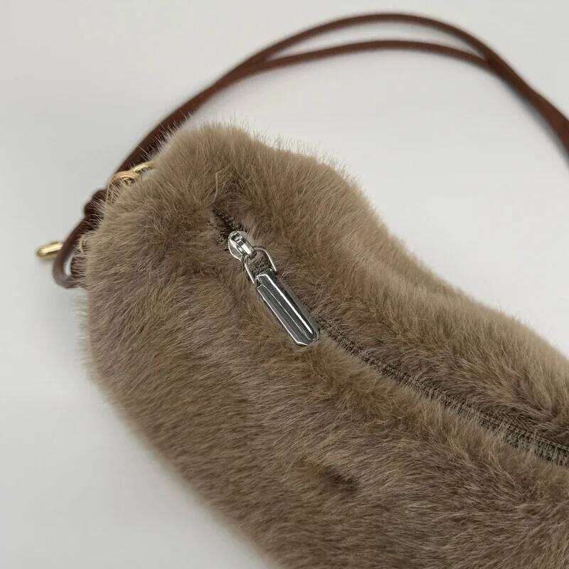 Korean Soft Plush Crossbody Bags for Women 2025 Winter Warm Latest Luxury Designer Handbags Casual Street Shoulder Hobo Bag Lady XJ260109