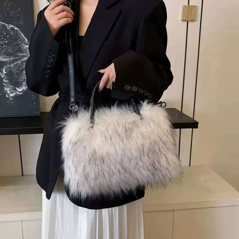 Plush Velvet Sweet Crossbody for Women Elegant Cute High-end Tote Autumn and Winter 2025 New Versatile Shoulder Bag XJ260109