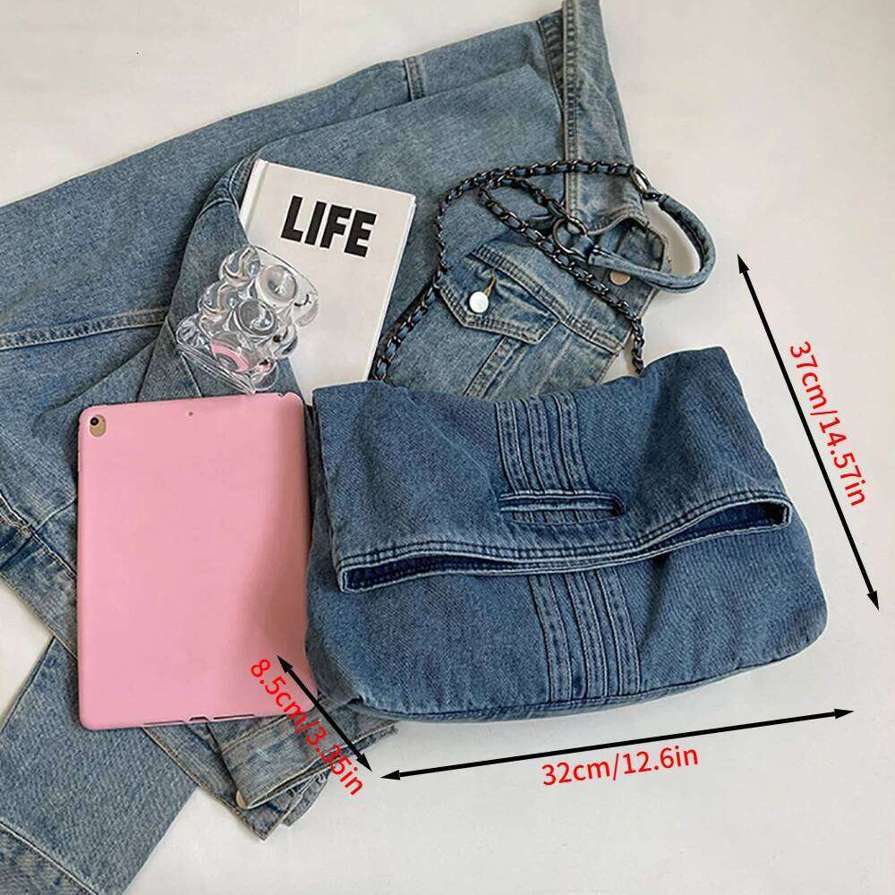 Retro style denim chain shoulder bag, dual-purpose commuting crossbody bag for women, large capacity fashionable tote bag.zwq XJ260109