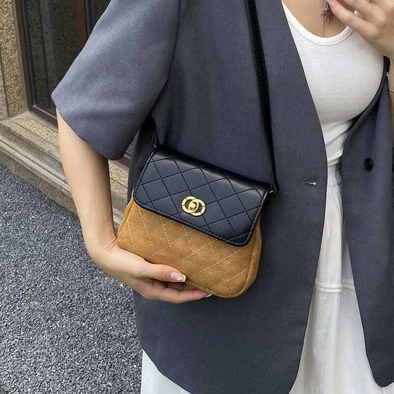 Casual Elegant Vertical Small Square Bag for Women 2025 Early Autumn New Commuter Quilted Contrasting Color Single Shoulder Cros XJ260109