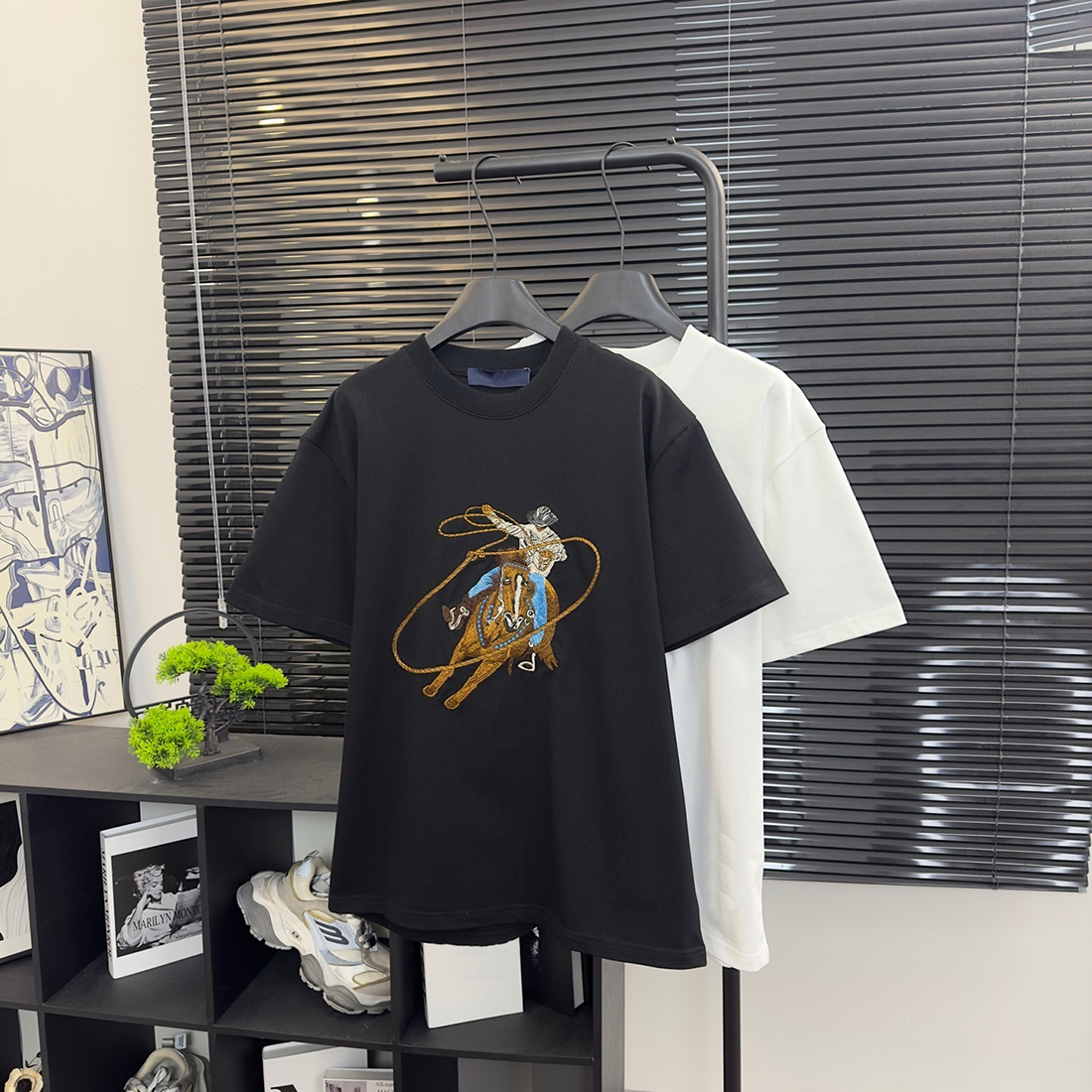 Best seller Mens Tshirt Designer T-shirt T Shirts Summer Painted Graphic Shirt Unisex Men Women Short Sleeve Fashion Tops Casual Vintage Luxury Brand Retro Tees EU