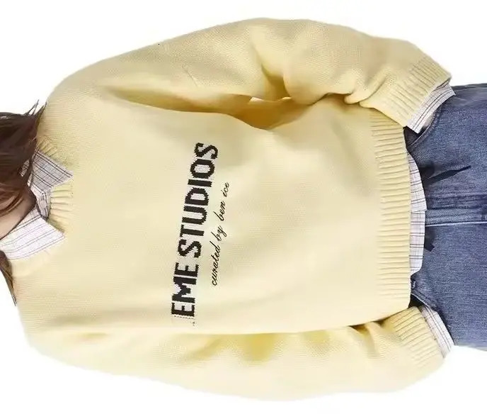 EME STUDIOS Korean Version Letter Printed Top for Women in Winter Unisex Loose and Versatile Fashion Sweater 260107