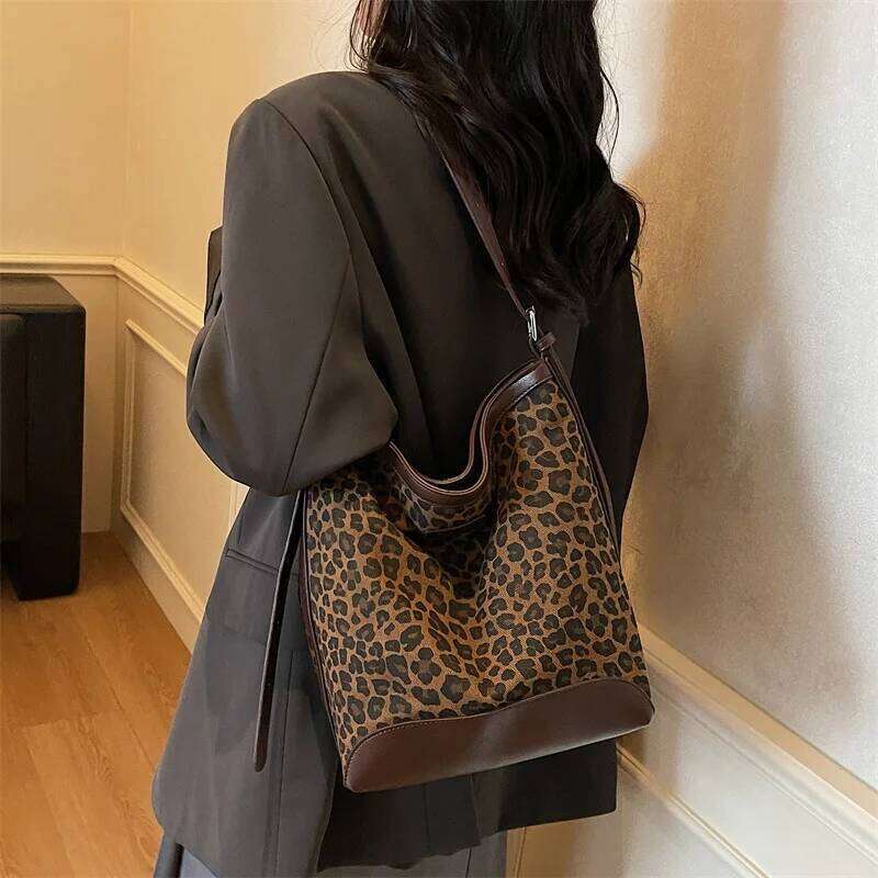 New Winter Autumn Simple Texture Crossbody Women Fashion Casual and Versatile Bucket Bag Large Capacity Tote Storage Bags XJ260109