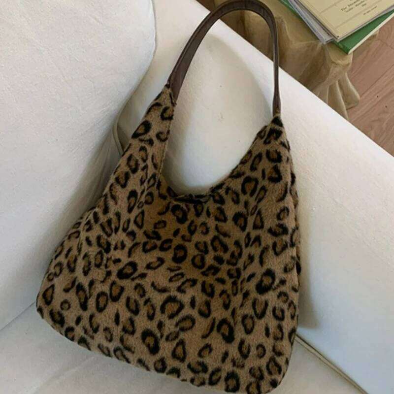 New Leopard Print Furry Top Handle Comfortable and Versatile Texture Shoulder Bag Women Large Capacity Simple Storage Bags XJ260109