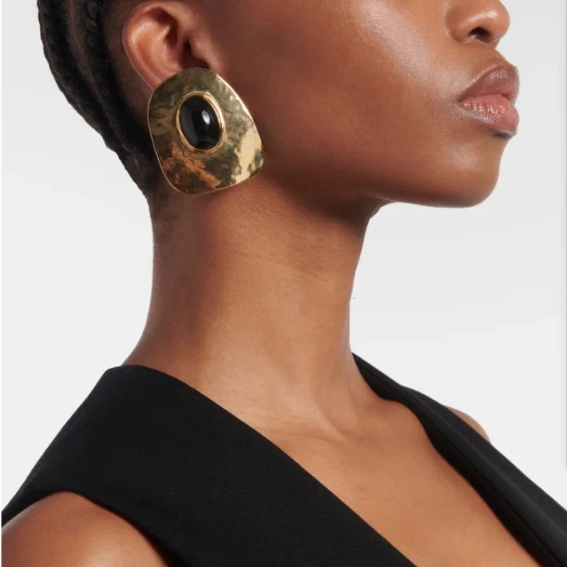 French Parisian style Retro irregular black crystal retro-style earrings 260107