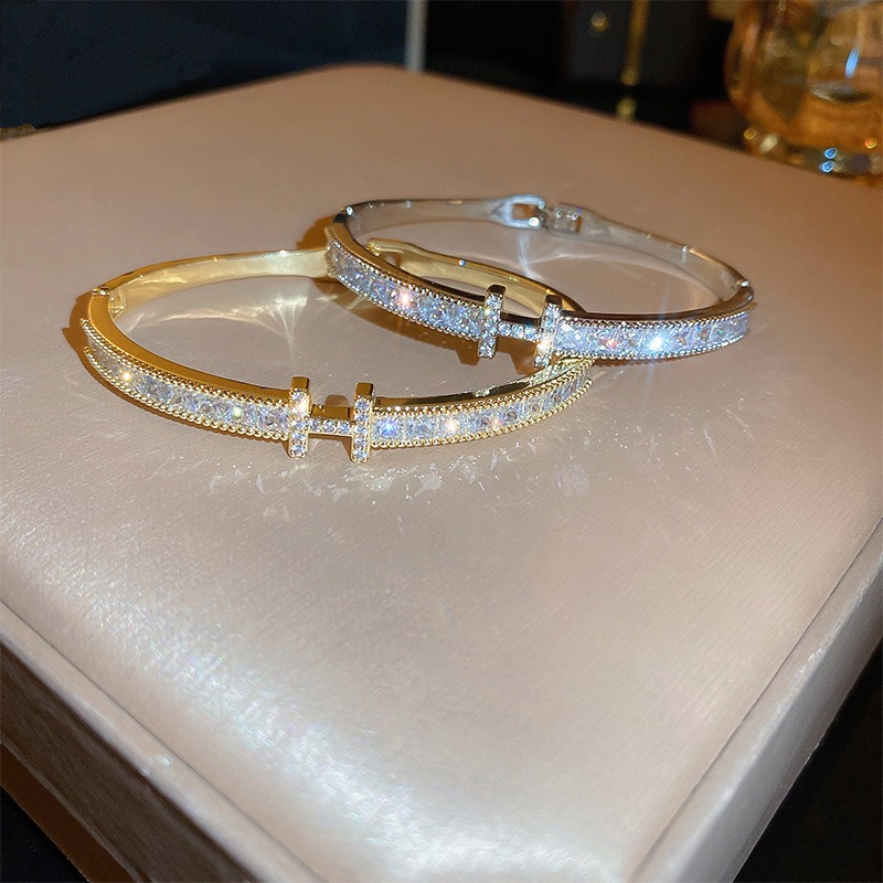 Jewelry Bracelet Gemstone Letter Buckle Bracelet High-end Temperament Bracelets Light Luxury Simple Style Versatile Decoration Suitable for Girls As A