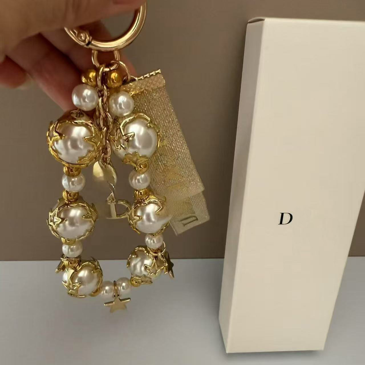 Beaded Pearl 18K keychain Letter Pendant designer key chain car bag charms diamond hanging car keychain Luxury gift keyrings ornament Accessories