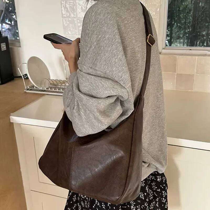 PU Leather Commuter Fashion Vintage Casual Tote Bag Maillard Stylish Crossbody Bags for Women Texture Large Capacity Temperament XJ260109