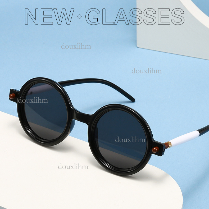2026 New Designer Round Frame Anti Blue Light Flat Lens For Men And Women Trendy Sun Glasses Outdoor Versatile Luxury Brand Fashion Accessories Wholes