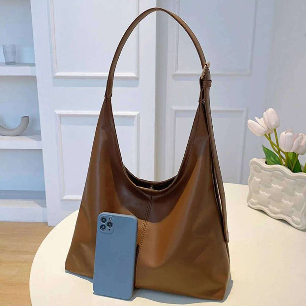 Light Brown Women's Trendy Winter Single-Shoulder Bag, Large-Capacity, High-Quality and Fashionable Solid-Color Pu New Tote Bag XJ260109