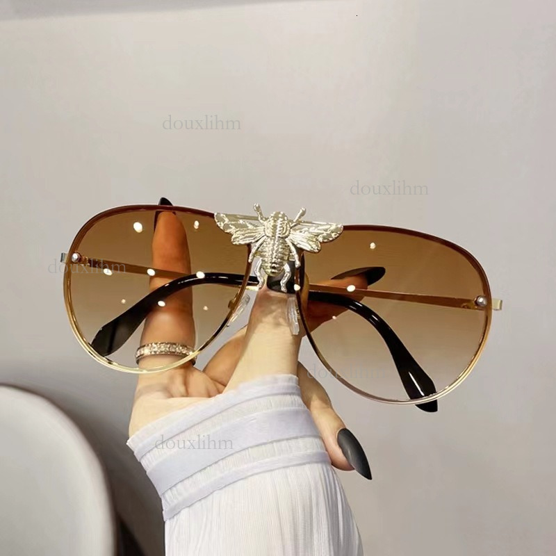 2026 Designer's New Metal Bee Sunglasses Luxury Brand Fashion Accessories Trend Women's And Men's Outdoor Large Frame Glasses Couple Sunglasses Wholesale