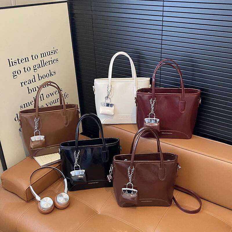 Vintage Oil Wax Leather Tote 2026 New Bucket Women's Versatile Shoulder Crossbody Bag High-Quality Handbag 9032HS XJ260109
