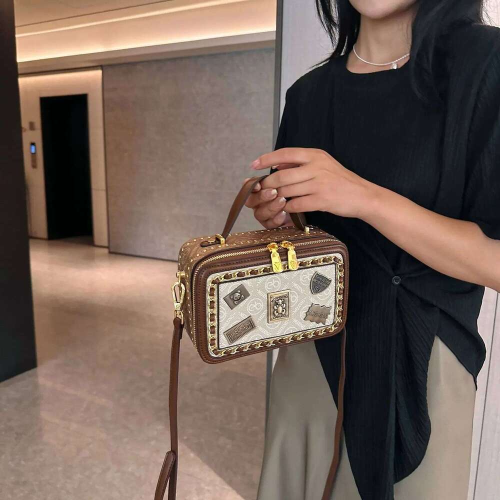 European American retro badge box new versatile color blocking single shoulder crossbody bag, trendy and popular XJ260109