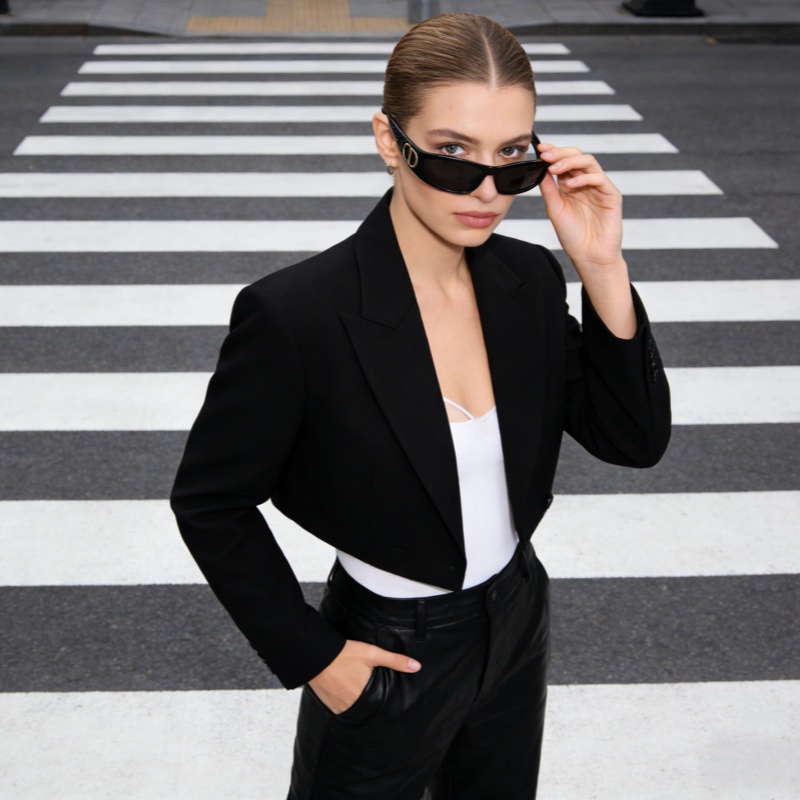 Women's Retro Cat Eye Sunglasses with Double D Metal Logo - Black Trendy UV400 Sun Glasses for Summer