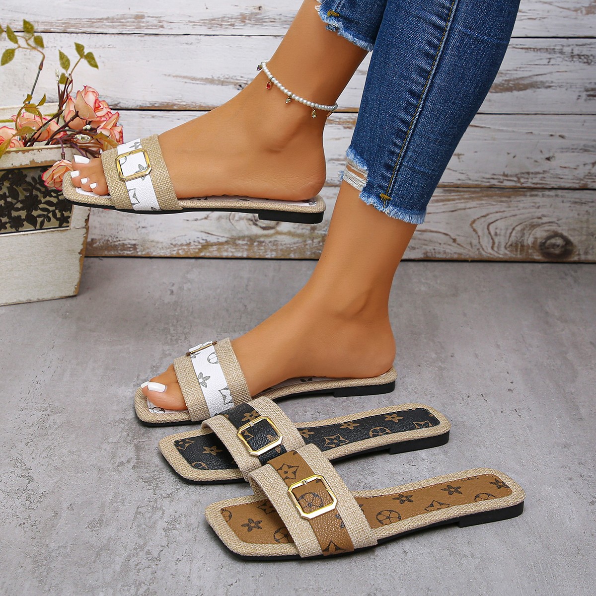 Fashion Beach Slippers 2026 New Arrival Print Design Women Metal Buckle Square Toe Sandals Outdoor Wear Elegant Versatile Large Size 35 to 43