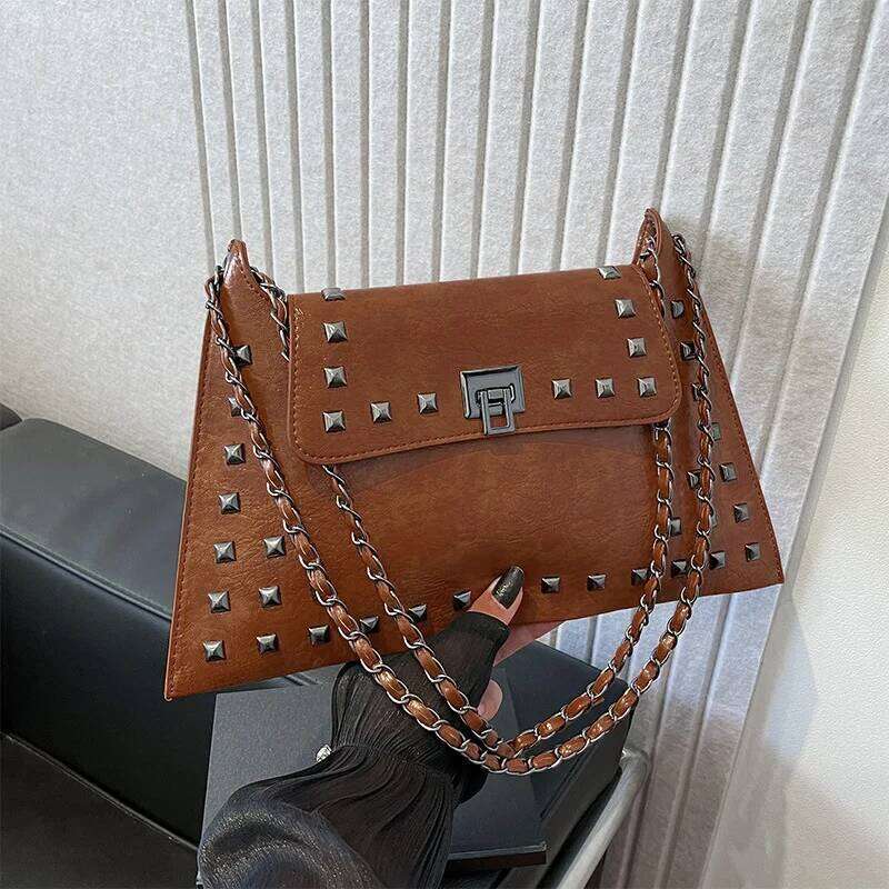 Chic Vintage Rivet Crossbody Bags for Woman Soft Leather Messenger Bag, Adjustable Strap, Kiss Lock Closure, Solid Color Ita Bag XJ260109