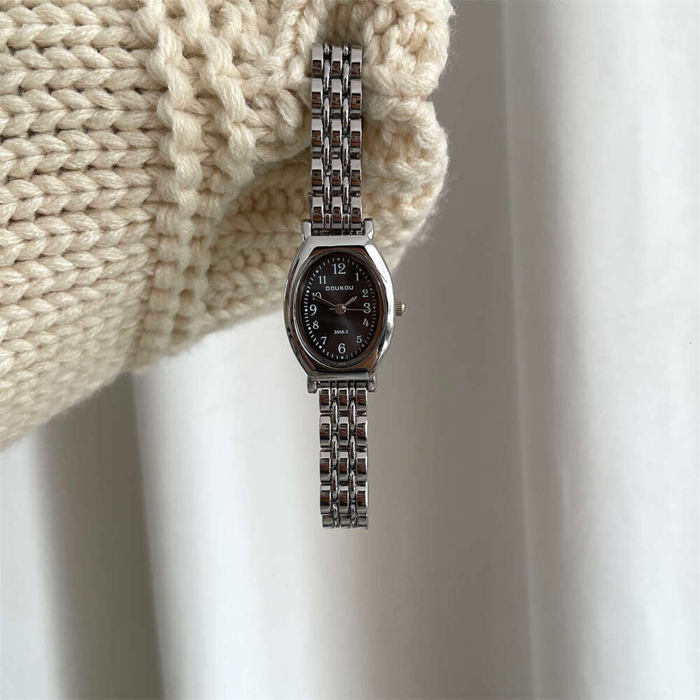 New Steel Band for Women, Vintage Style, Oval Niche Exquisite Quartz Women's Watch, Source Watch