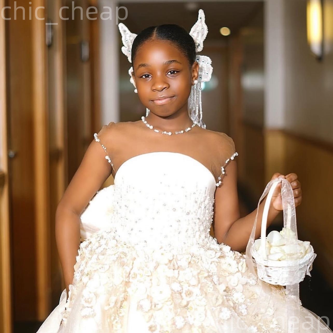 2026 Champagne Ball Gown Flower Girl Dresses Beaded Crystals Flowers Tulle Little Girl Christmas Peageant Birthday Christening Tutu Dress Gowns ZJ4270