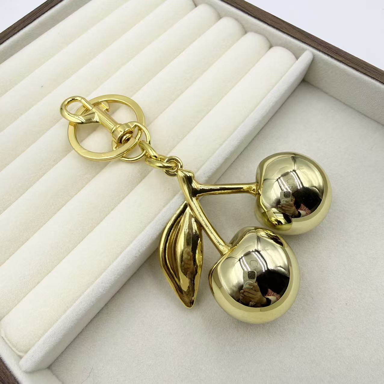 Free delivery bag charm Simple bag pendant with three-dimensional design and scratch resistant hanging decoration
