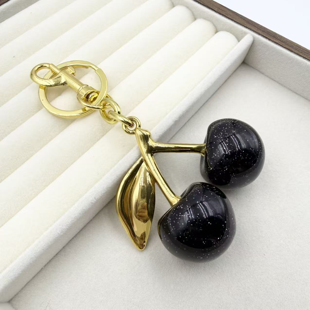 Free delivery bag charm Simple bag pendant with three-dimensional design and scratch resistant hanging decoration