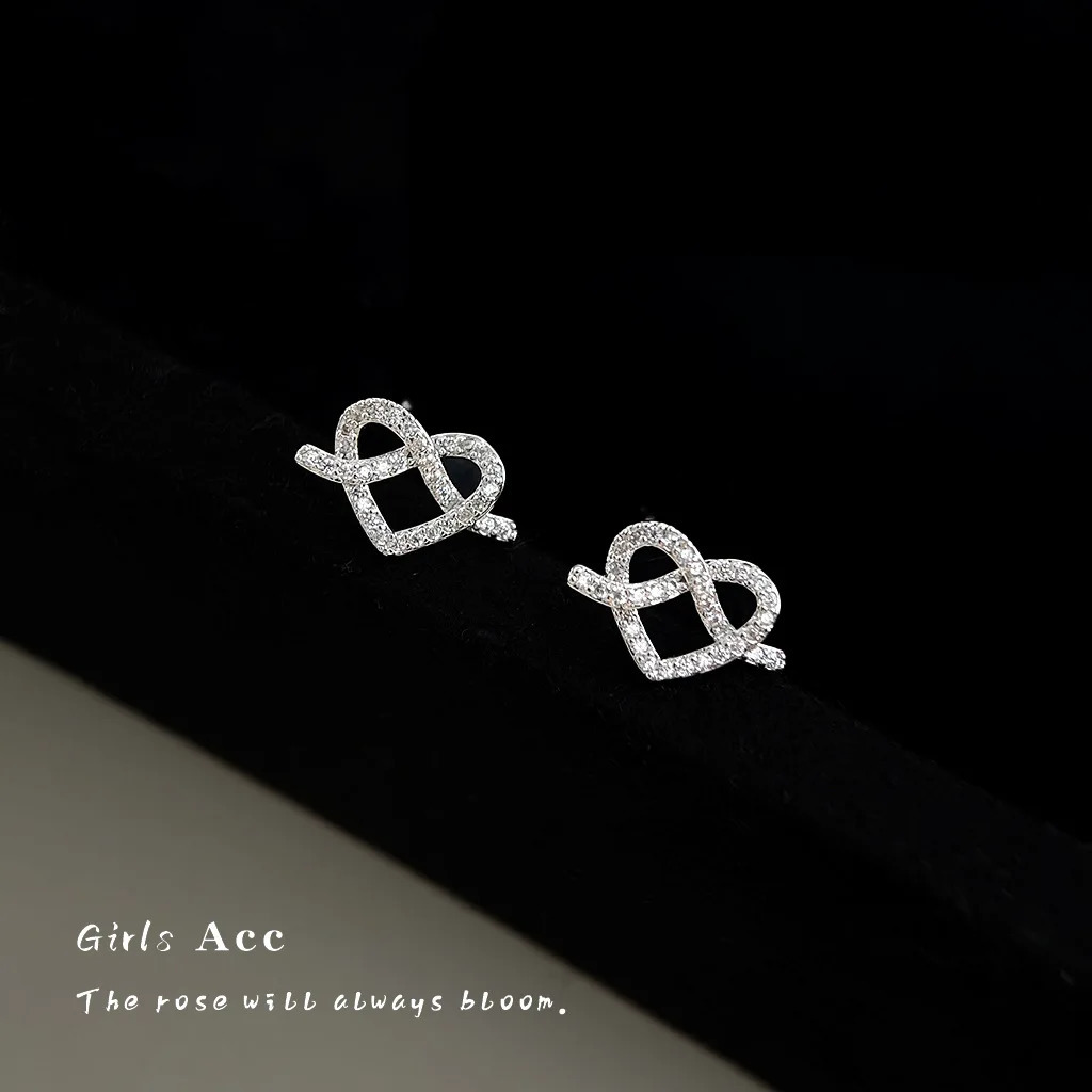 Korean Fashion Heart Shape Crystal Earrings Pretzel Knot Light Commute Jewelry Elegant Ear Accessories 260107