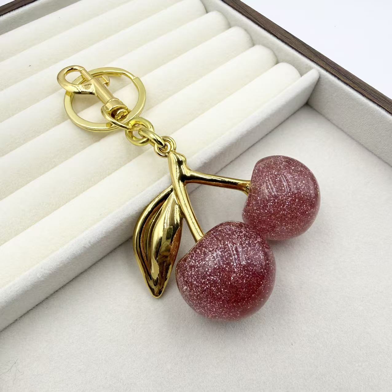 Free delivery bag charm Simple bag pendant with three-dimensional design and scratch resistant hanging decoration