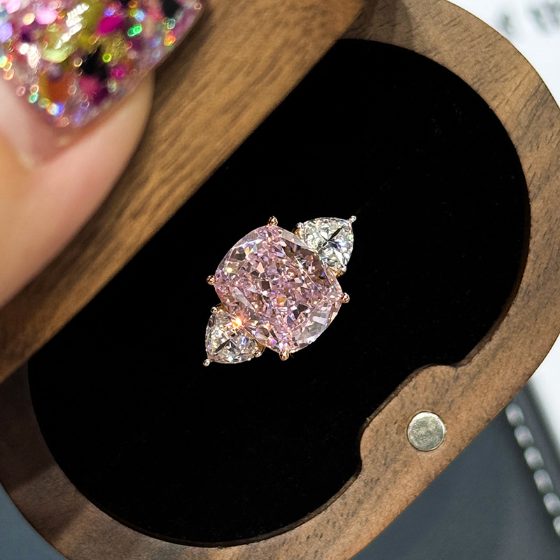 2026 Choucong Wedding Rings Luxury Jewelry 10kT White Gold Fill Cushion Shape Pink 6A Zircon CZ Diamond Elegant Party Women Open Ring Gift Adjustable 