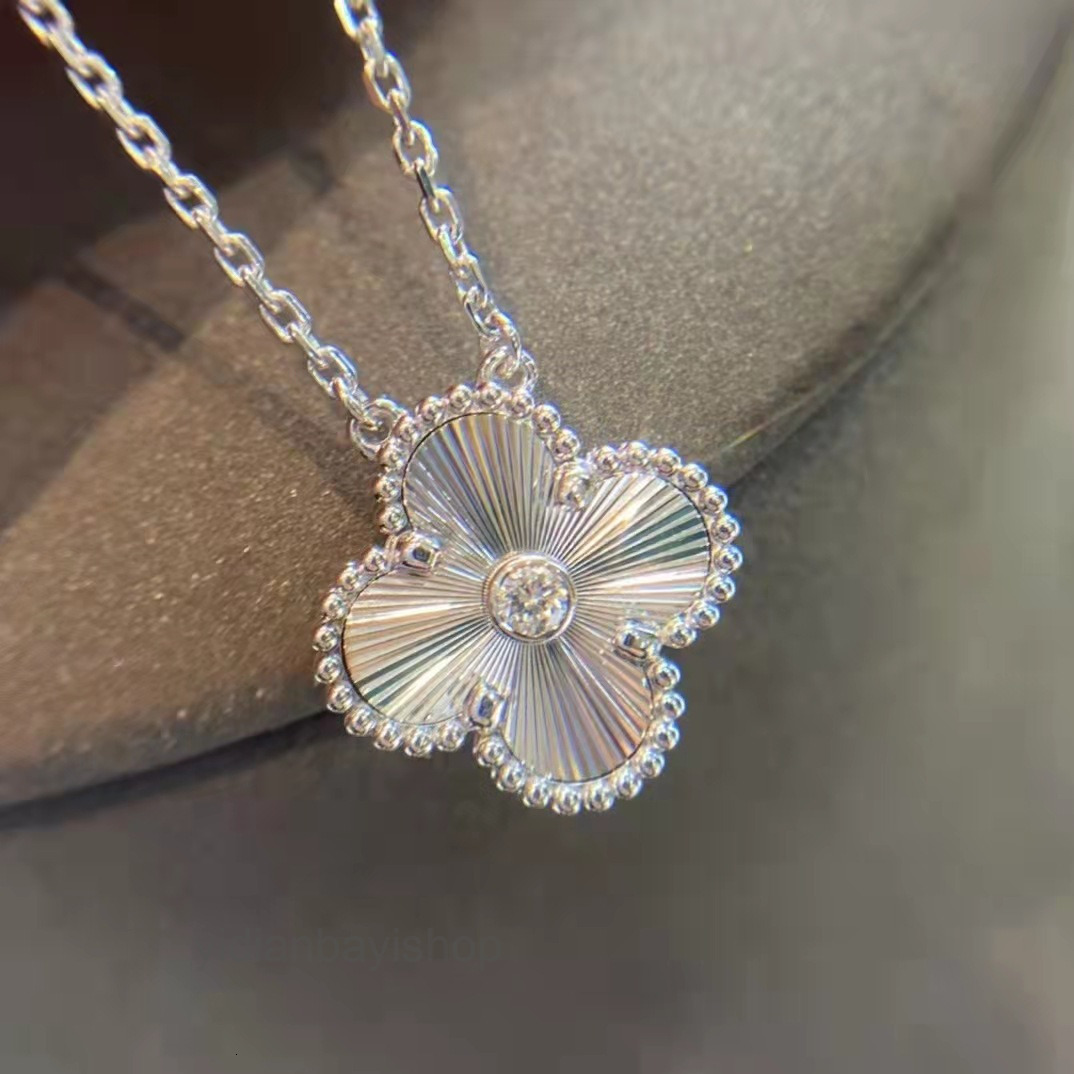 clover necklace vanly cleef jewlery Lucky Four-Leaf Clover Laser Necklace with Inlaid Diamonds Carved Pendant Gold Plated Clavicle Chain