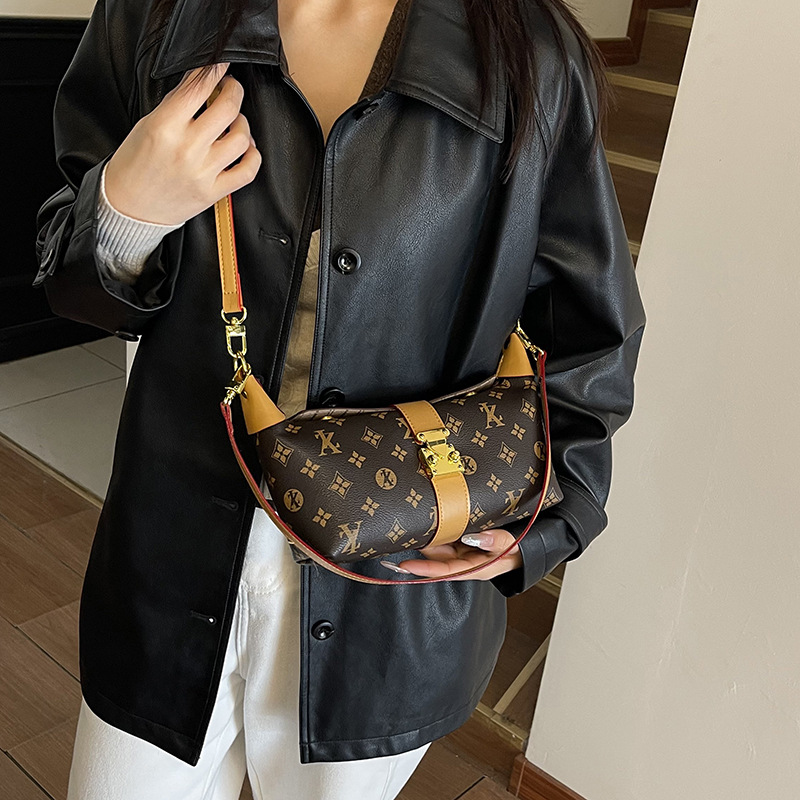 Bestselling 2026 New Design Classic Printed Fashion Versatile Shoulder Bag Women's Elegant Trendy Metal Buckle Handbag Free Shipping
