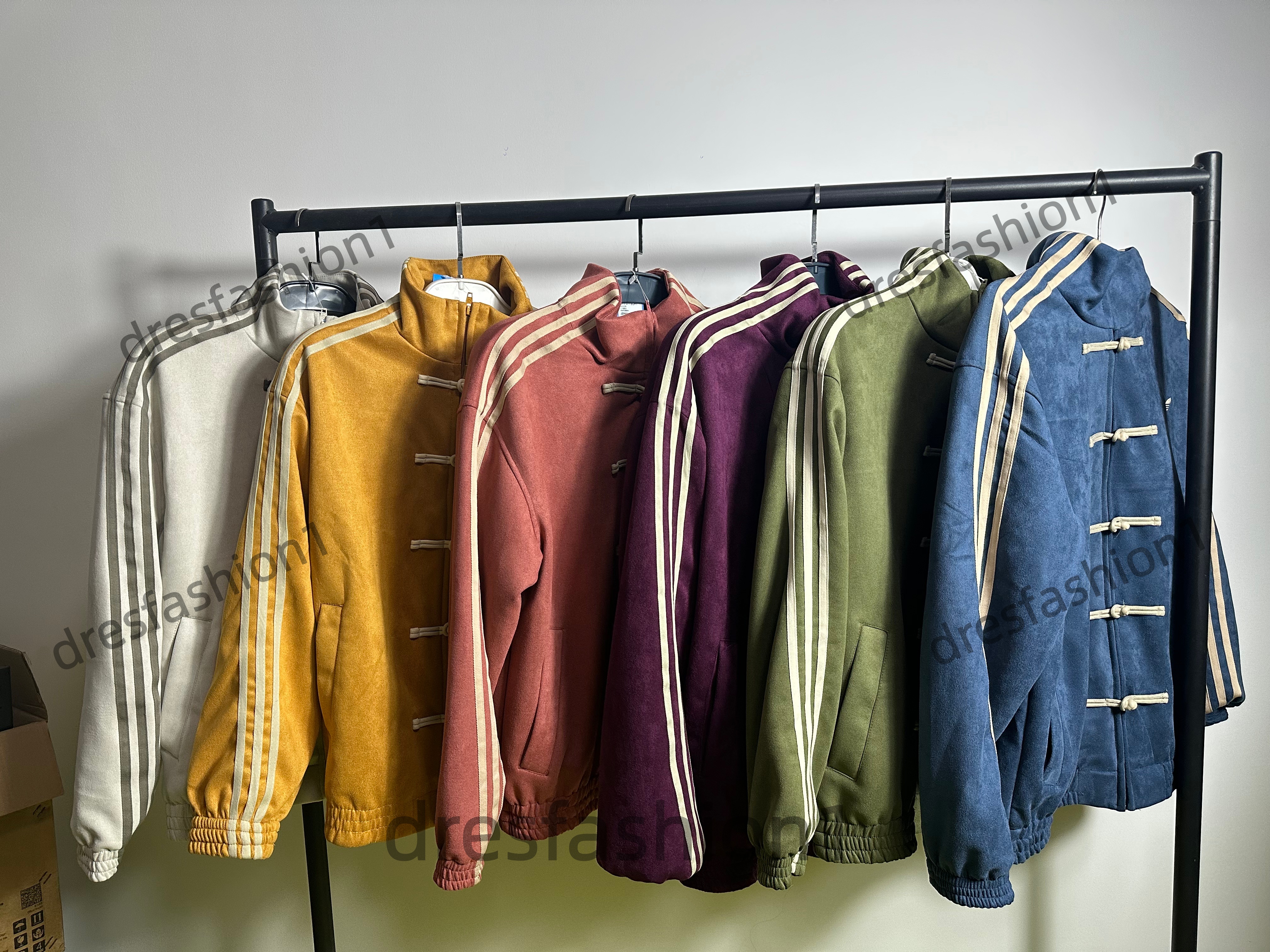 Men Jacket Chinese New Year Jacket Tang jacket Spliced Stand Collar Spring Style Buttoned Fashion Retro Tang Single Breasted Tops men Coat