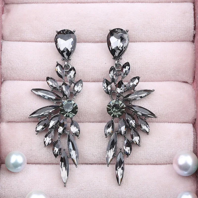 Jewelry Prom Pageant Bridal Accessories Long Red Green Champagne Cluster Crystal Rhinestone Drop Earrings for Women 260109