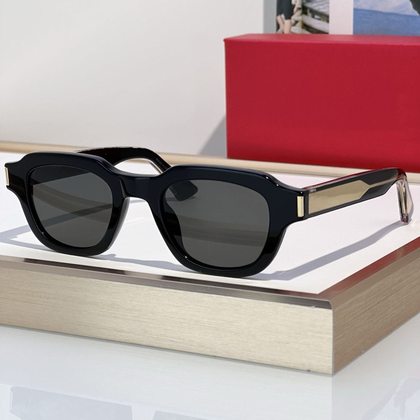 Fashion Sunglasses For Men Women Designer 792 Summer Avant-Garde Goggles Popular Outdoor Traveler and Catwalk Style Anti-Ultraviolet Full Frame Glasses With Box