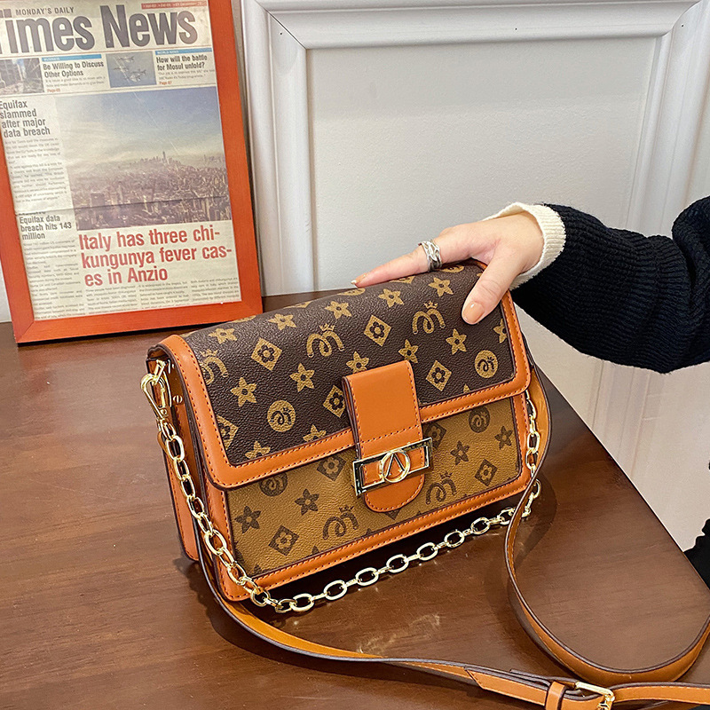 2026 Hot Sale Elegant and Stylish New Design Print Chain Square Bag Light Luxury Versatile High Quality Shoulder Bag Crossbody bag Free Shipping