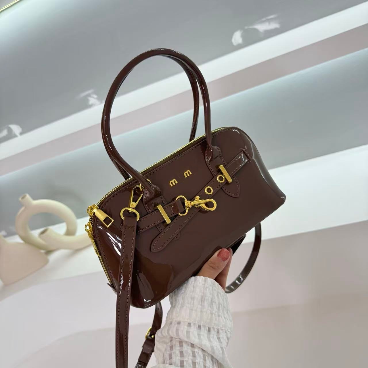 Fashion Designer Shoulder Bag Handbag Womens Armpit Bag Dinner Bag Beach Bag Tote Bag Large Capacity Shopping Bag Luxury Texture Versatile Style