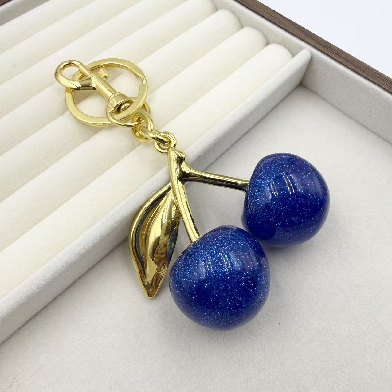 Free delivery bag charm Simple bag pendant with three-dimensional design and scratch resistant hanging decoration