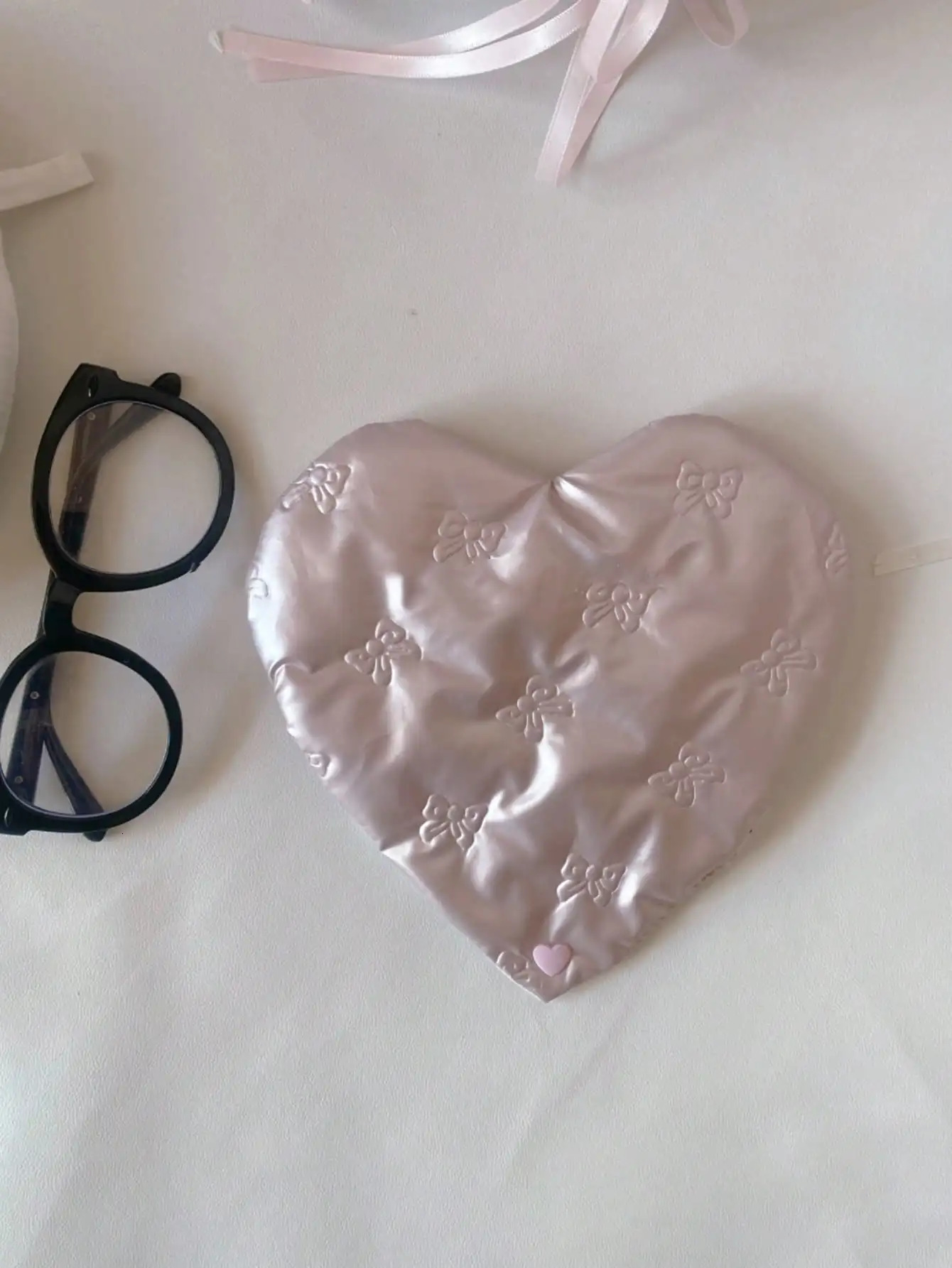 1PC Pink Heart-Shaped Glasses Pouch - Bow Embossed Pattern PU Leather Eyewear Storage Case Accessory 260107
