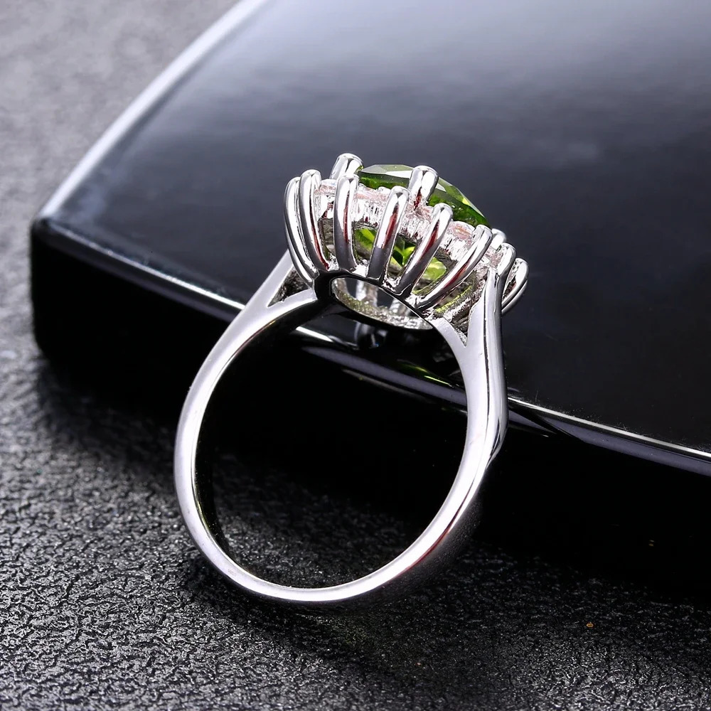 QIBAOKU Retro Silver Ring for Women Flower Rings with Peridot Stones Shining Wedding Engagement Rings Jewelry 260107