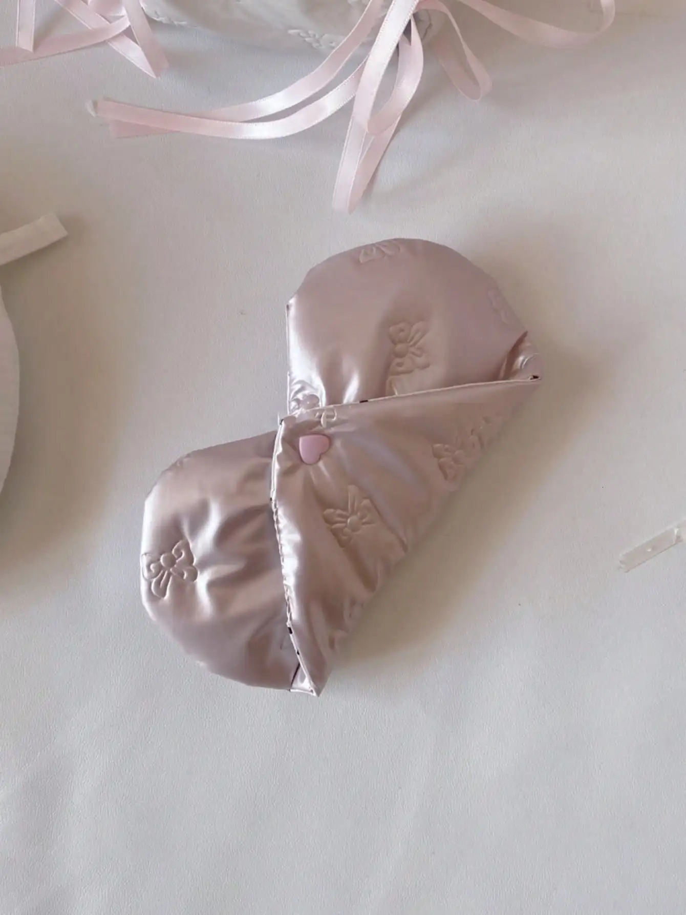 1PC Pink Heart-Shaped Glasses Pouch - Bow Embossed Pattern PU Leather Eyewear Storage Case Accessory 260107