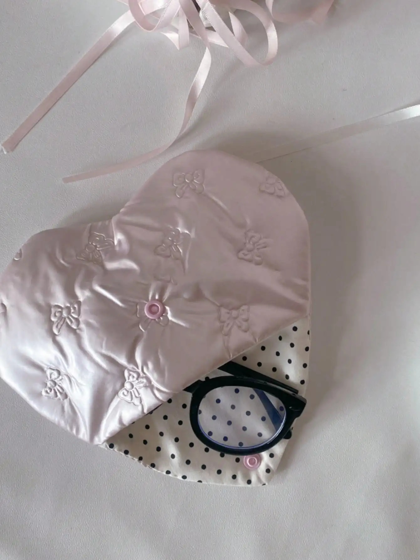 1PC Pink Heart-Shaped Glasses Pouch - Bow Embossed Pattern PU Leather Eyewear Storage Case Accessory 260107