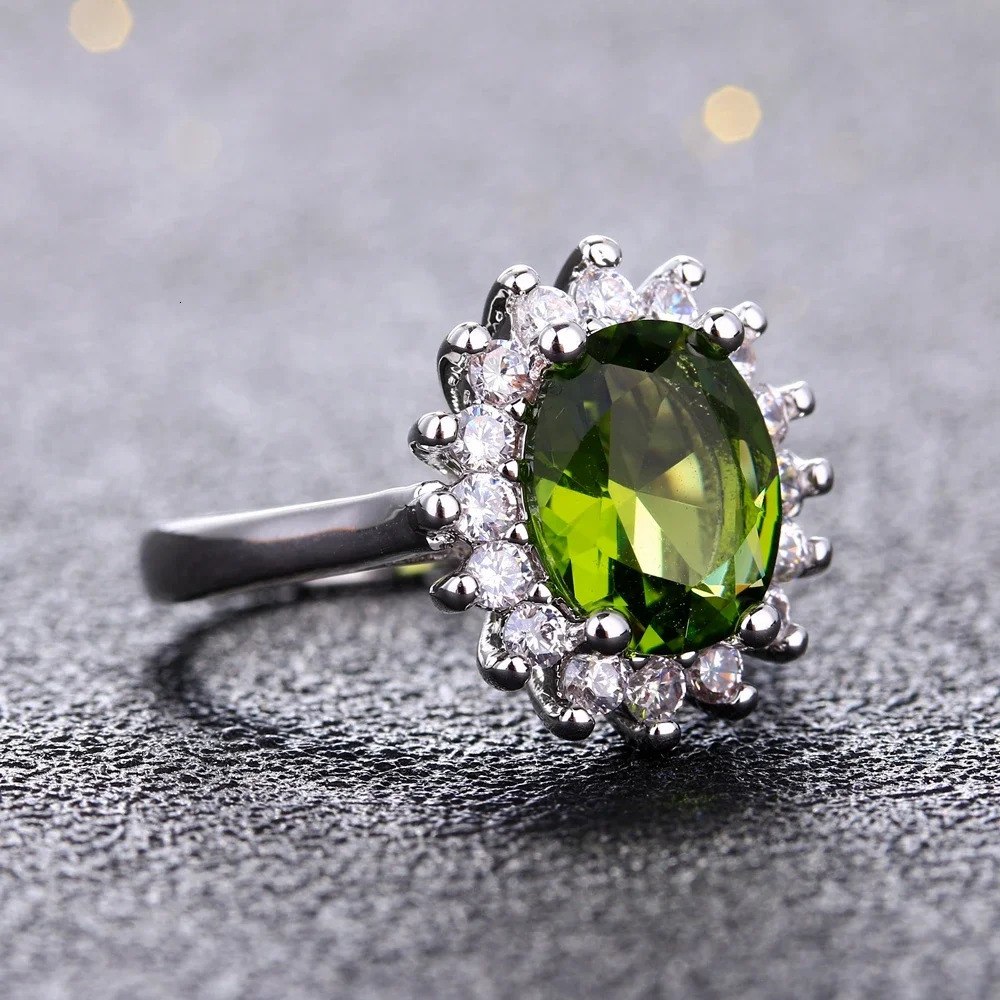 QIBAOKU Retro Silver Ring for Women Flower Rings with Peridot Stones Shining Wedding Engagement Rings Jewelry 260107