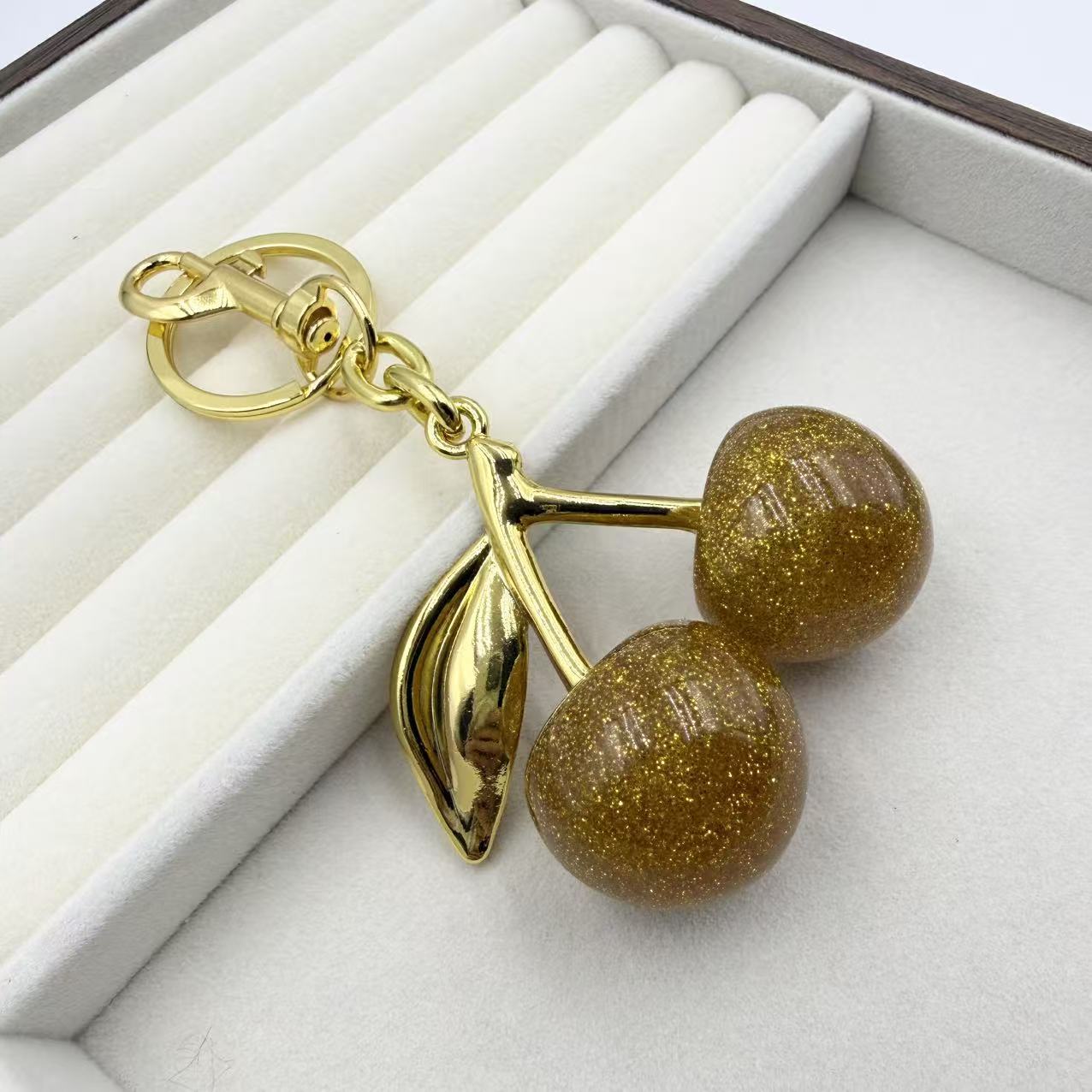 Free delivery bag charm Simple bag pendant with three-dimensional design and scratch resistant hanging decoration