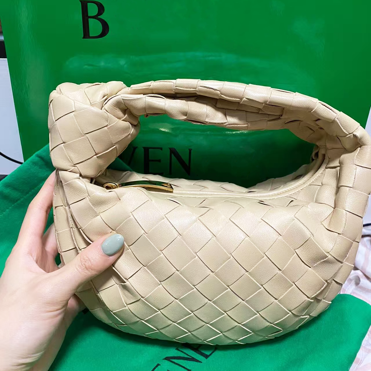 Luxury Designer bags woven Mini Jodie handbag tote bag Womens mens weave Leather pouch Clutch Bags fashion crossbody Shoulder Bag Lady Bang Bang Makeup Bag Purses
