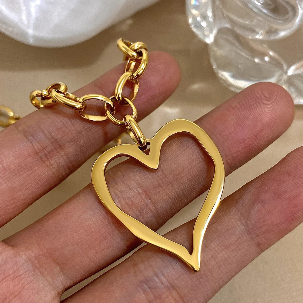 Womens Trendy Stainless Steel Big Heart Pendant Necklace Irregular Hollow Golden Metal Thick Chain Jewelry Accessory 260107