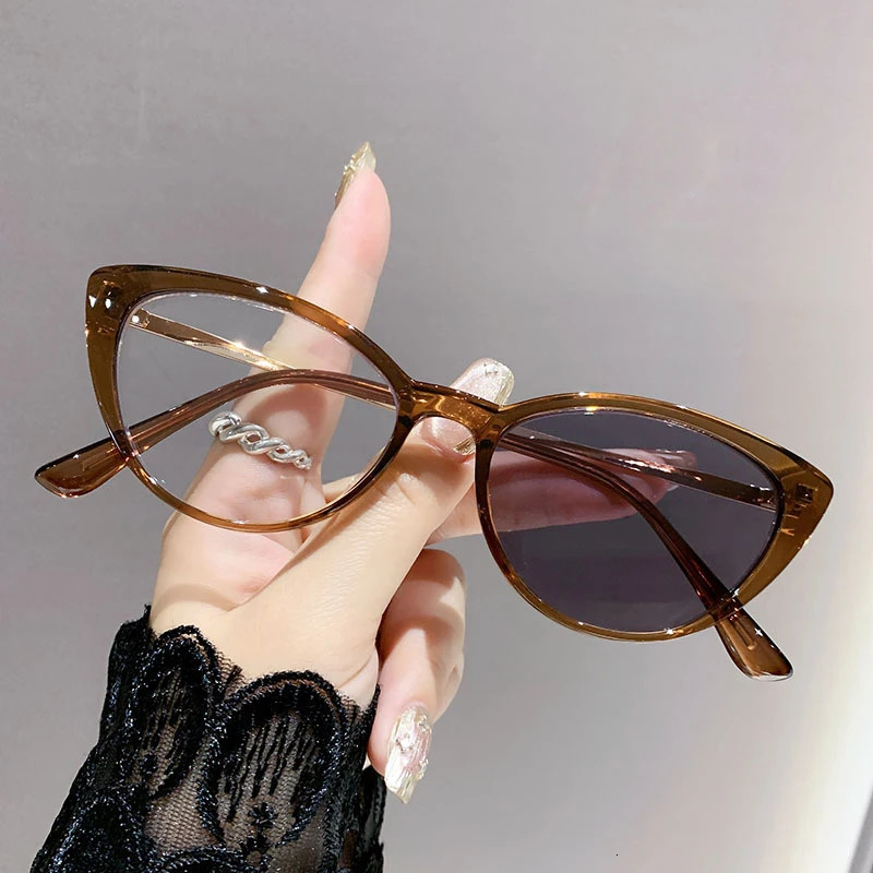 Light-sensitive color-changing cat eye style retro trendy non-face slimming flat light glasses high-end myopia glasses 6105 260106