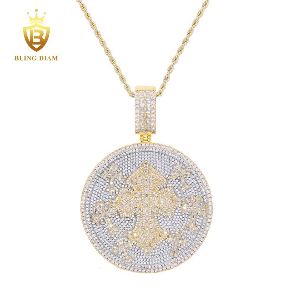 Hip hop fashion cross pendant necklace; rap hip hop style pendant; inlaid VVS moissanite 925 pure silver pendant exquisite jewelry in stock