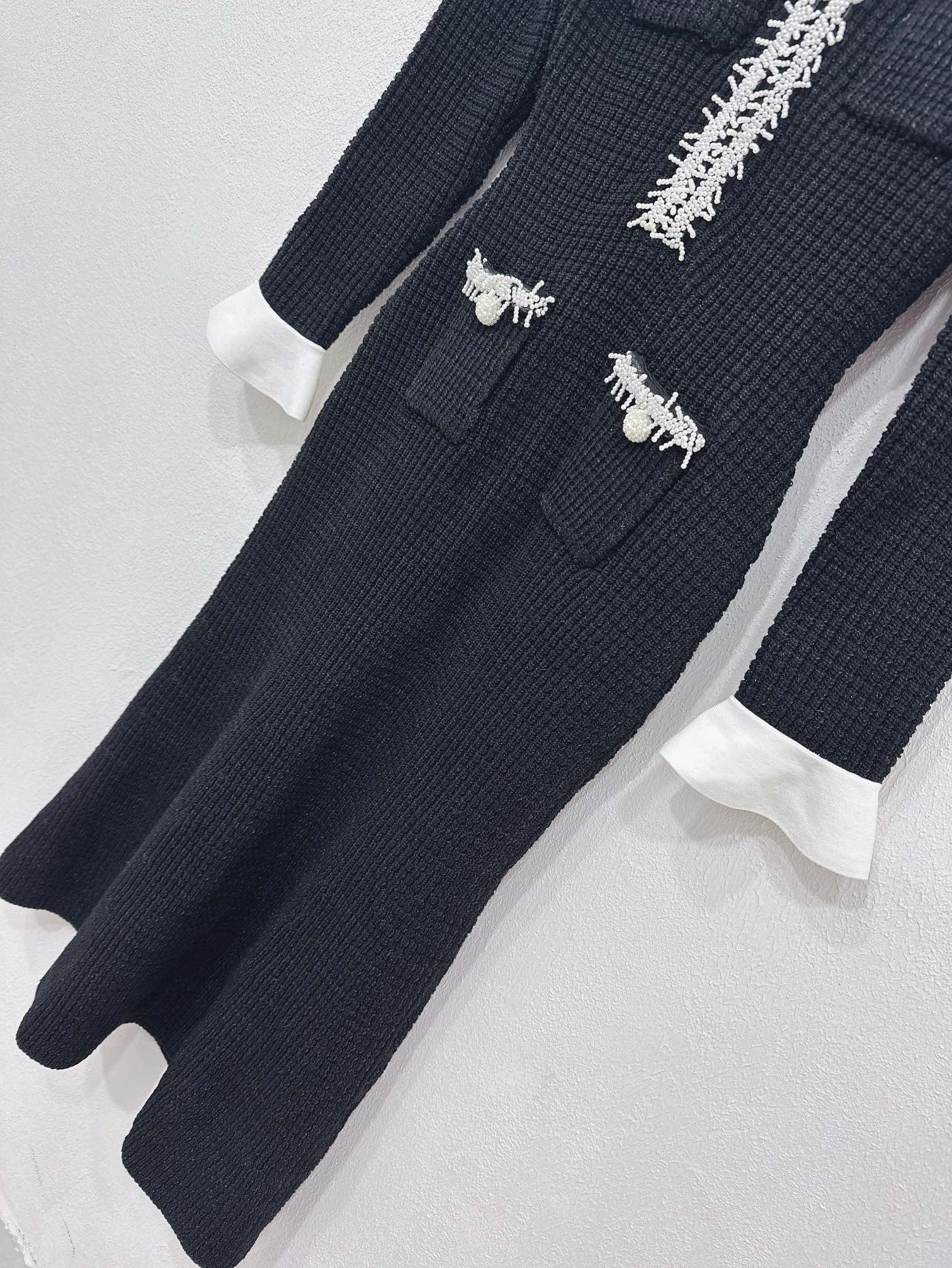 2026 Designer Spring and Summer Slim Black Long Skirt Classic Pearl Long Sleeve Knitted Bottom Women's Skirt