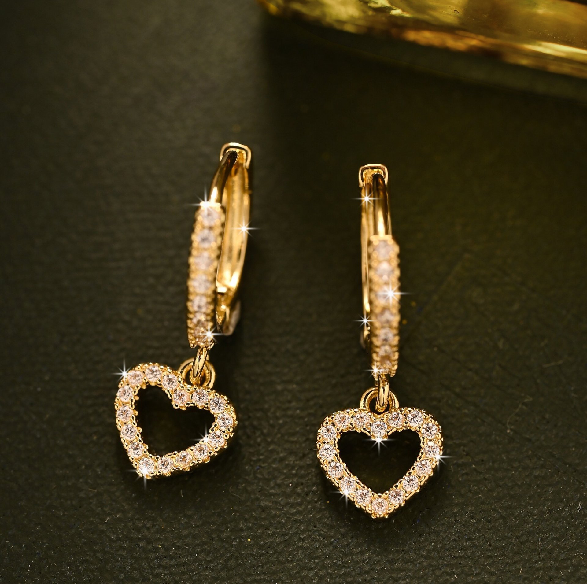 Luxury Brand Designer Jewelry Eco-Friendly Electroplated Passable European And American New Retro Heart-Shaped Pendant Ring-Shaped Zircon 16K Gold Ear - view 4
